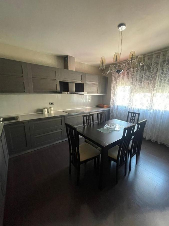 Luxury Apartment City Centre Тирана Экстерьер фото